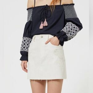 Rebecca Minkoff Off the Shoulder Embroidered Peasant Top Blouse Boho M